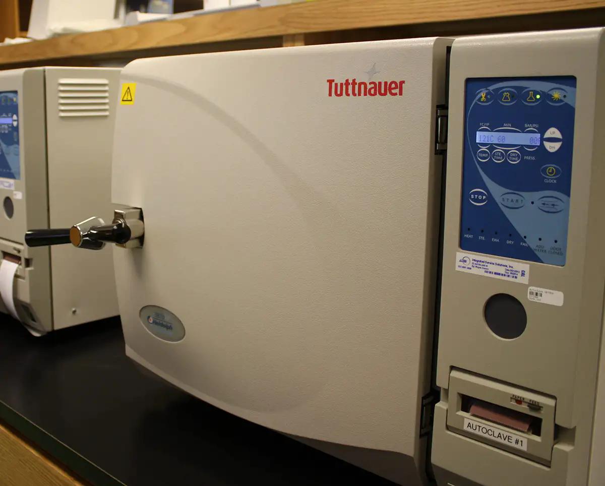 a picture of an Autoclave